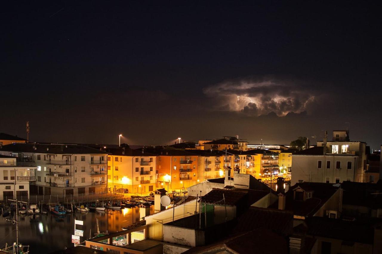 Mansarda Settimo Cielo Daire Chioggia Dış mekan fotoğraf